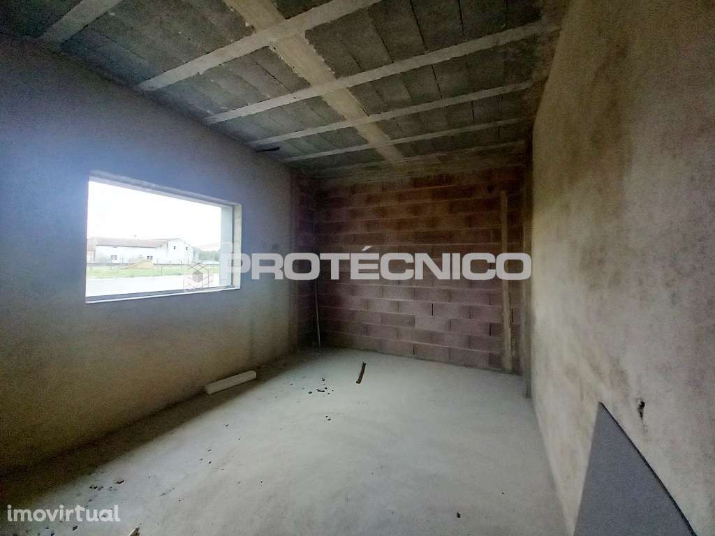 Moradia T4 Isolada – Troviscal - Grande imagem: 3/18