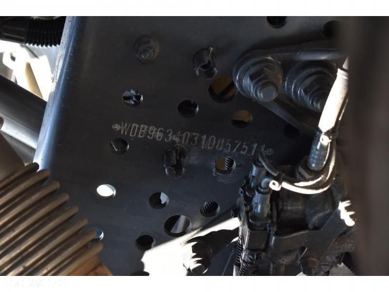 Mercedes-Benz Actros - 8