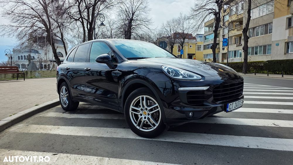 Porsche Cayenne 3.0 L - 1