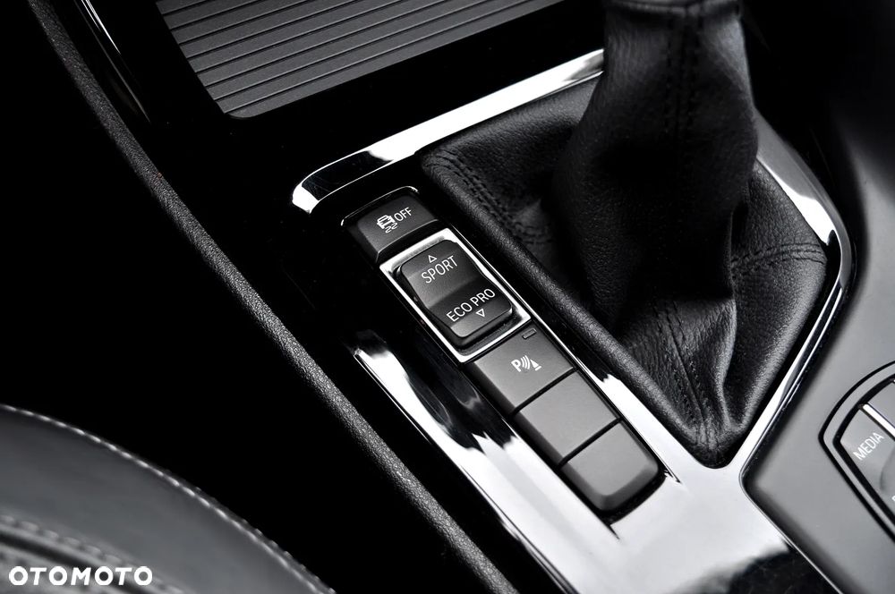 BMW X1 sDrive18d Sport Line - 31