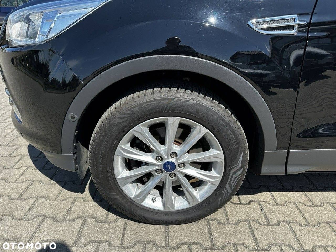 Ford Kuga 2.0 TDCi 2x4 Titanium - 11