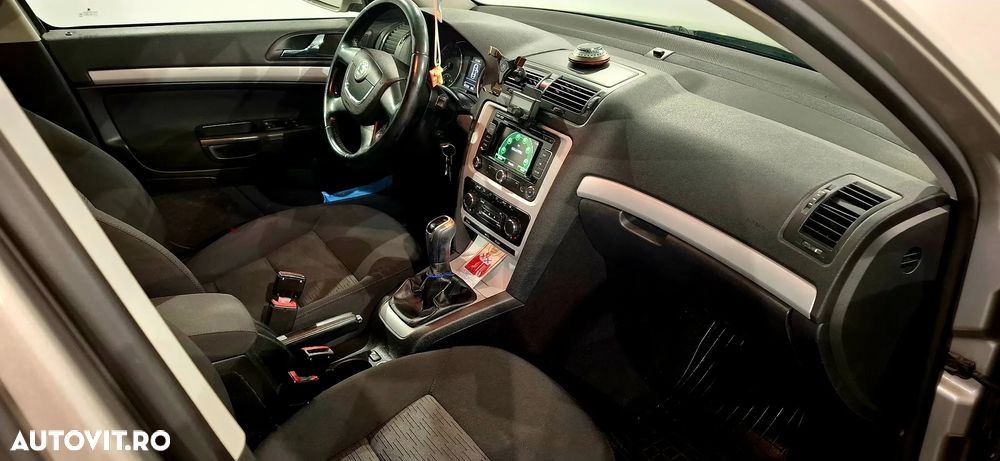 Skoda Octavia 1.6 TDI DPF Ambition - 15