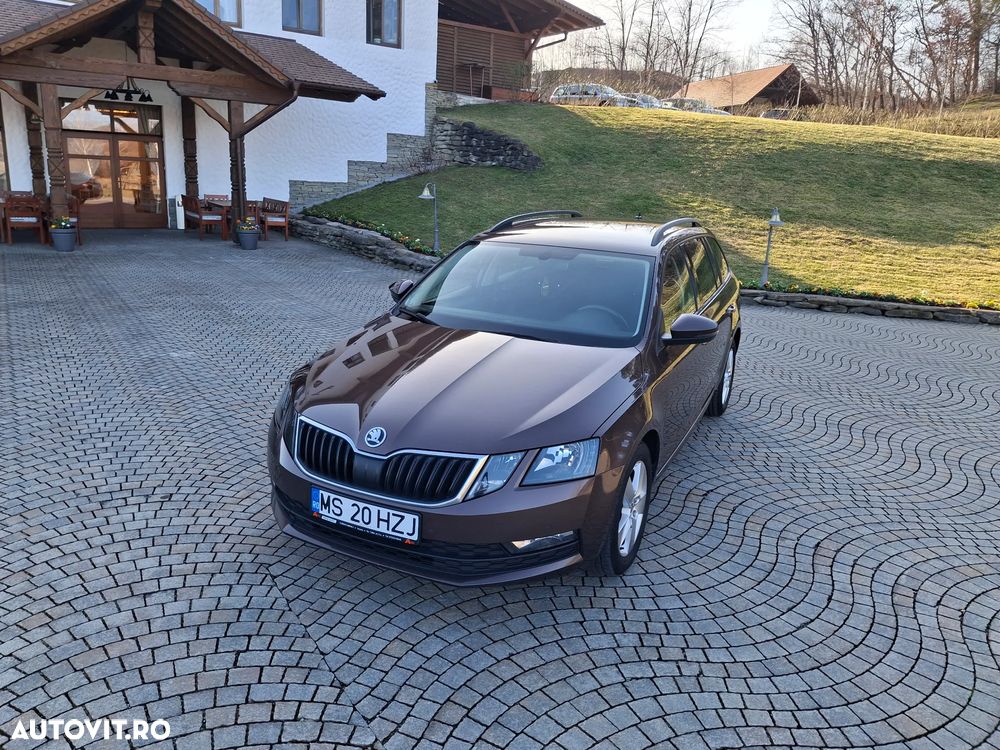 Skoda Octavia 1.6 TDI DSG Ambition - 1