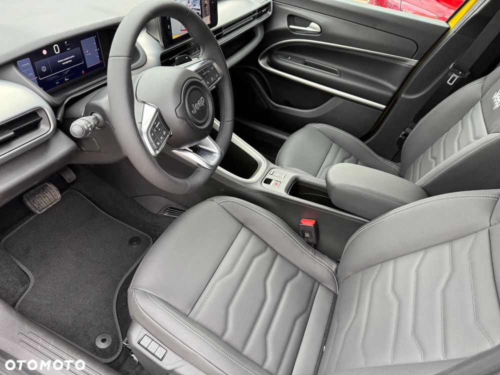 Jeep Avenger 1.2 T3 mHEV Summit FWD eDCT6 - 9