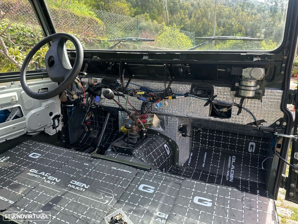 Land Rover Defender 130 - 26