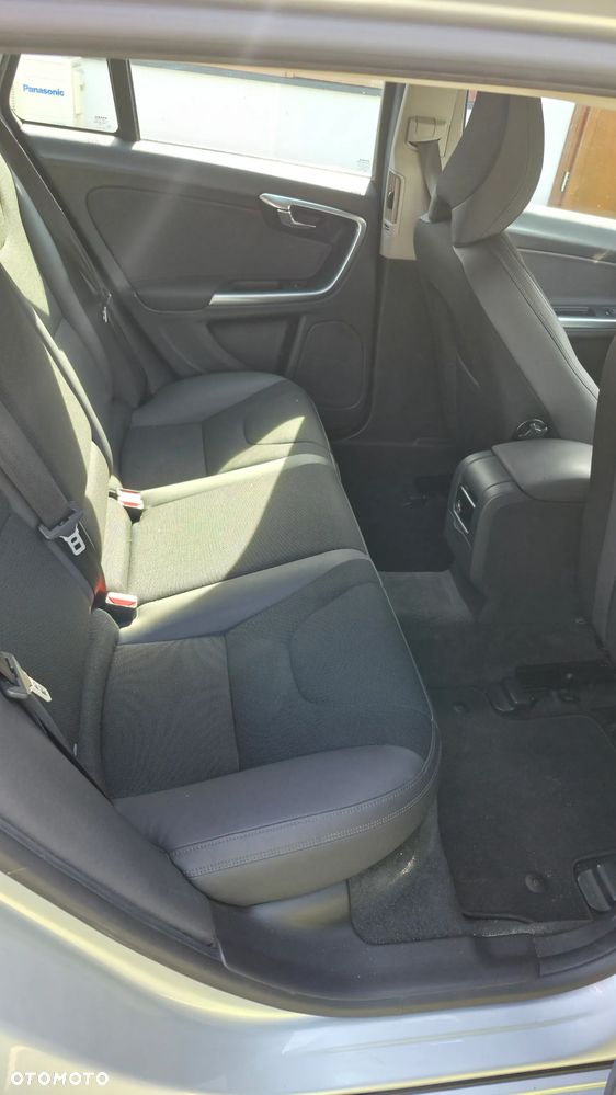 Volvo V60 D3 Geartronic Summum - 10