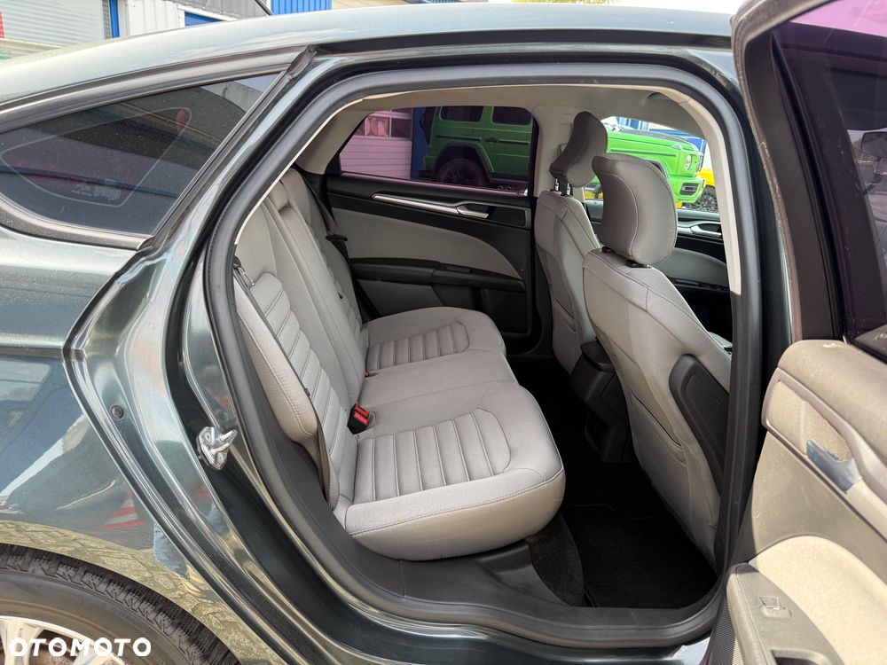Ford Fusion - 15