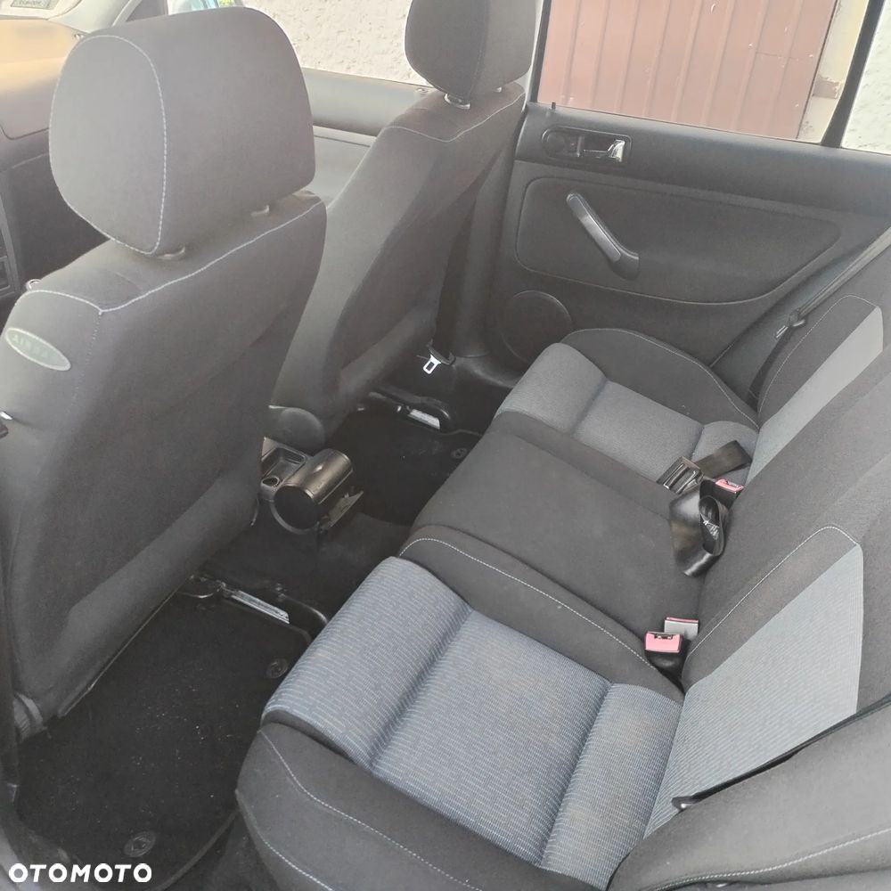 Volkswagen Golf - 13