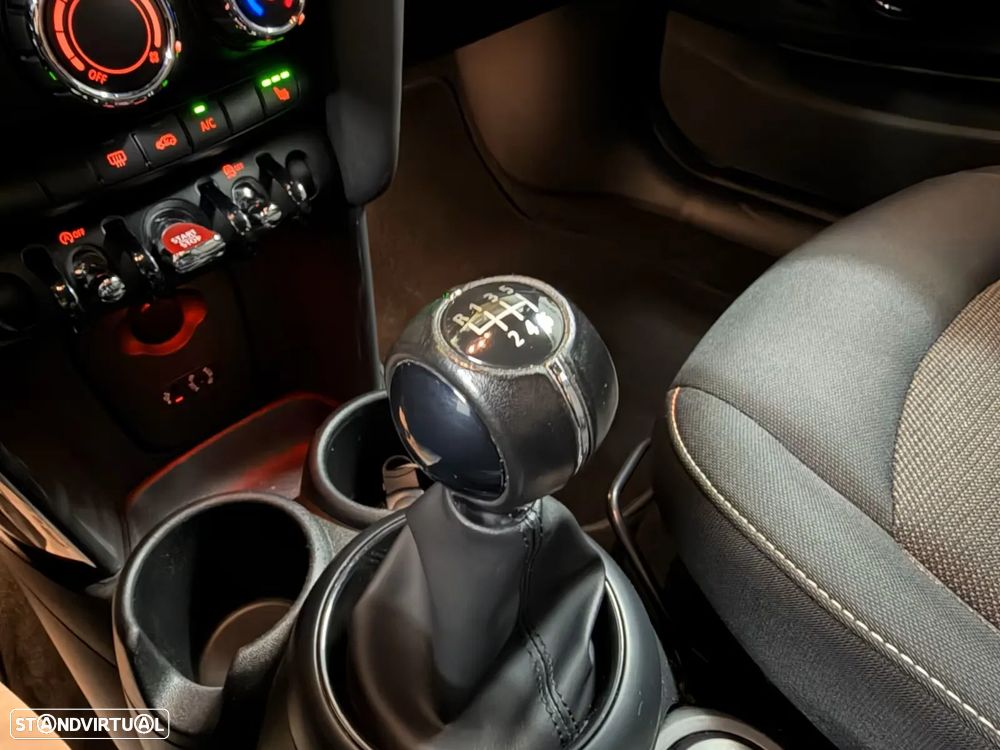 MINI 3 Portas One - 16