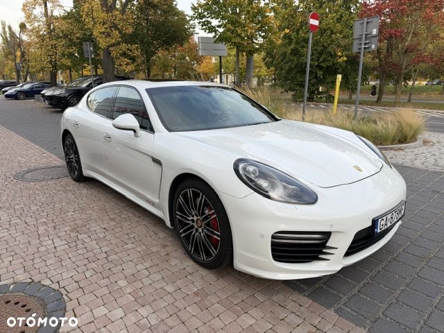 Porsche Panamera GTS - 4
