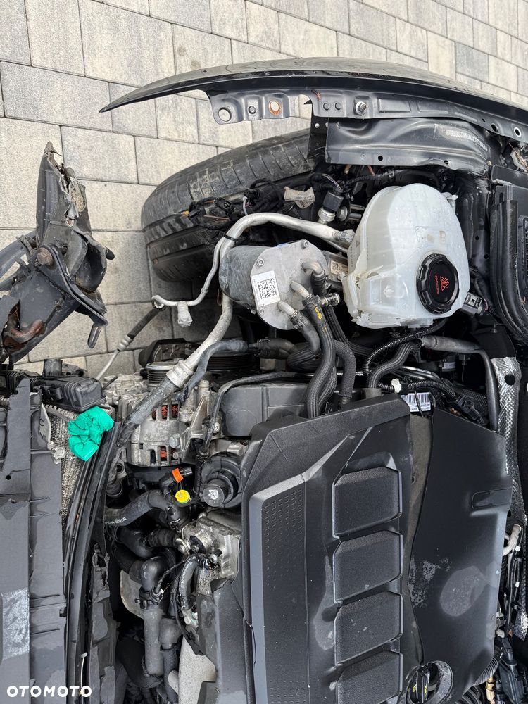 Volkswagen Golf 2.0 TDI Life - 22