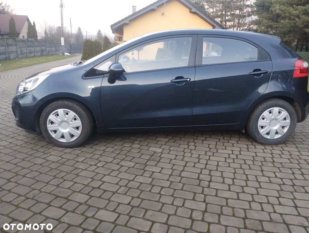 Kia Rio - 12