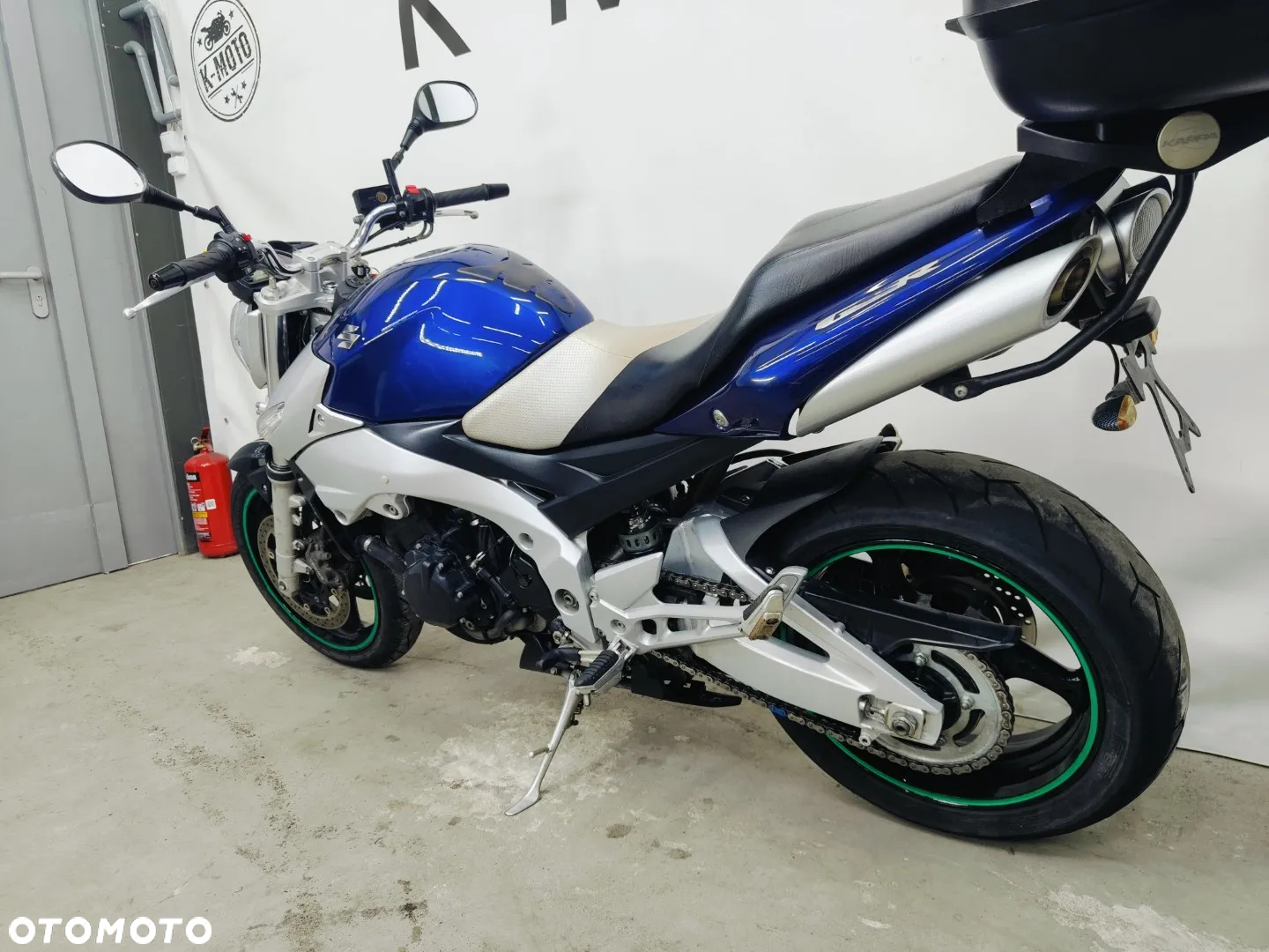 Suzuki GSR - 24