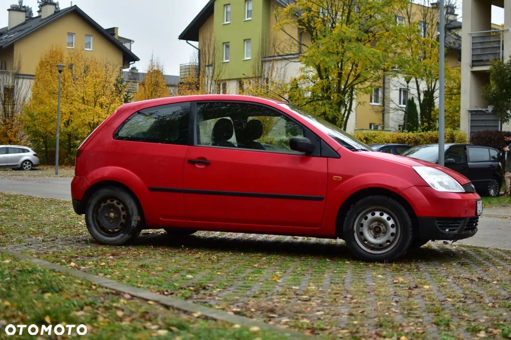 Ford Fiesta 1.3 Ambiente - 8
