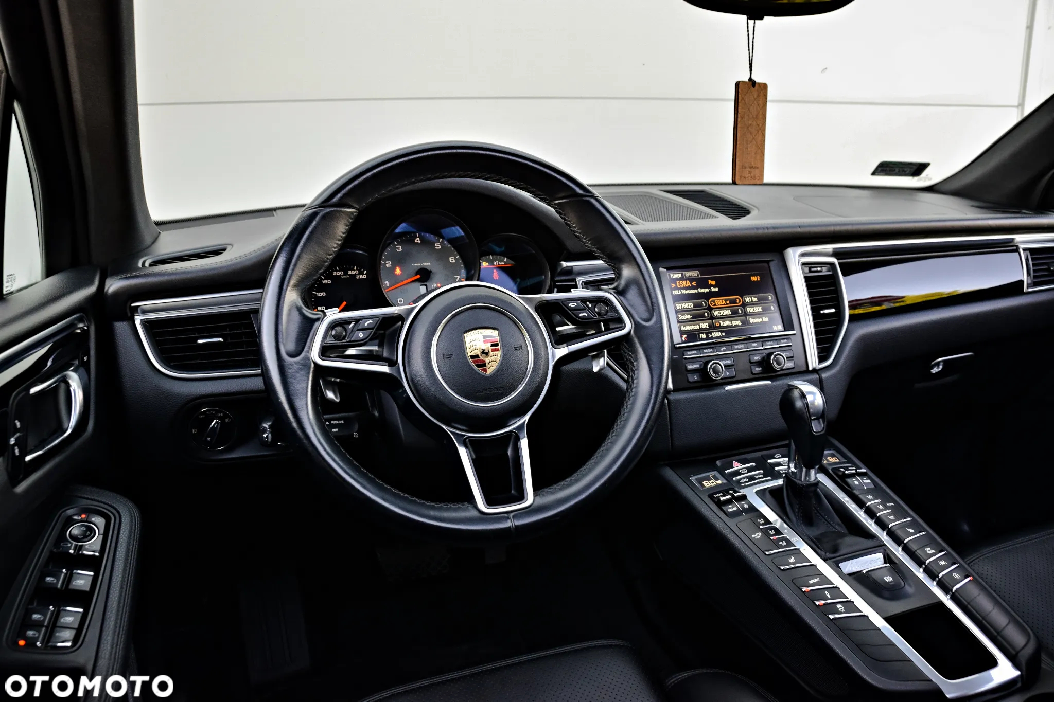 Porsche Macan S - 30