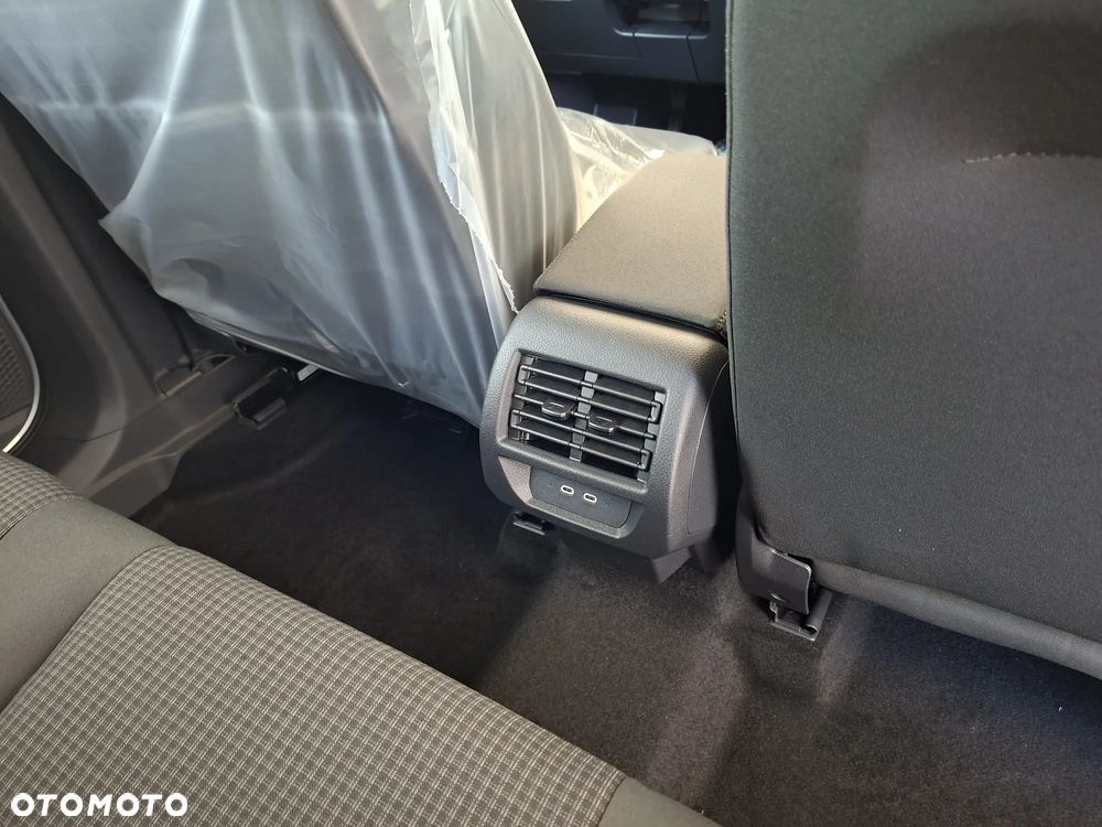 Volkswagen Caddy MAXI, 7 osobowy, silnik: 2,0 l TDI EU6 102 KM/skrzynia biegów: manualna 6-bieg. - 24