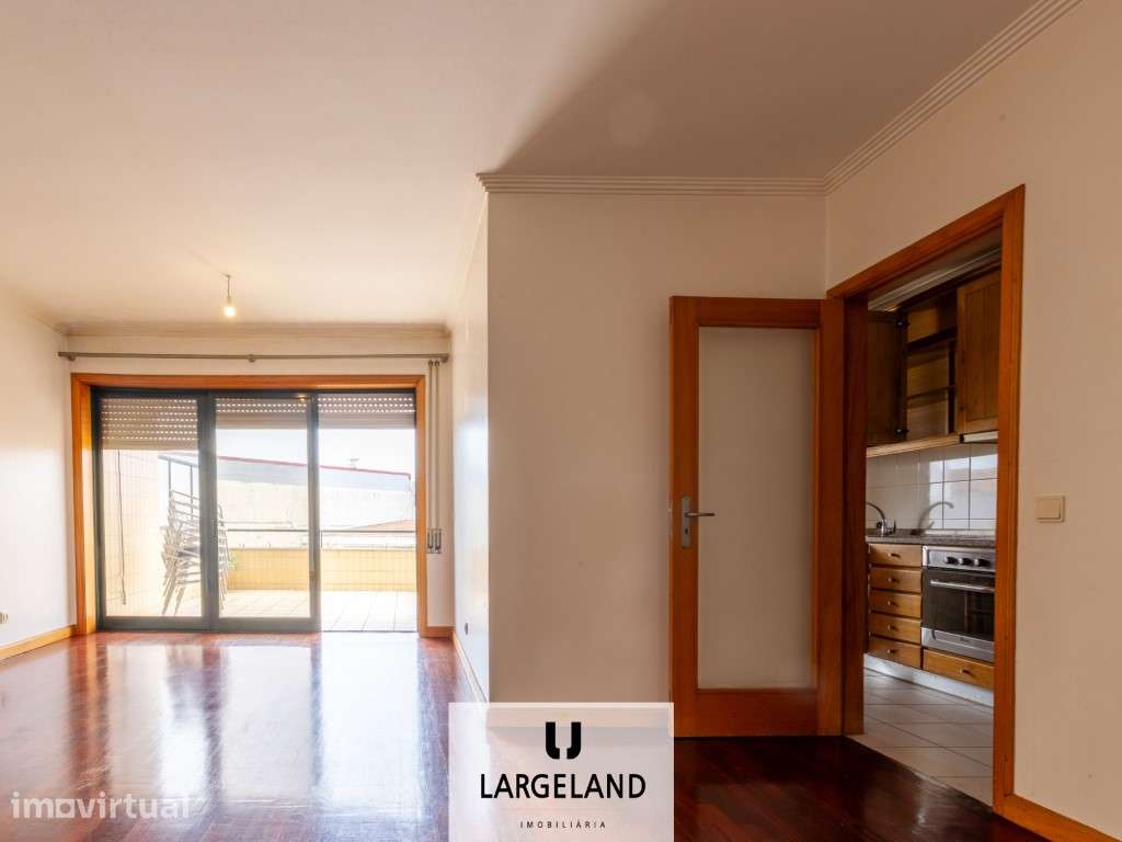 Apartamento T2 com Terraço no Centro de Santa Maria de Lamas - Grande imagem: 2/19