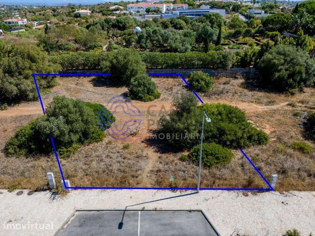 Localização Premium | Projeto para Moradia de 220 m2 com Vista Mar - Grande imagem: 2/9