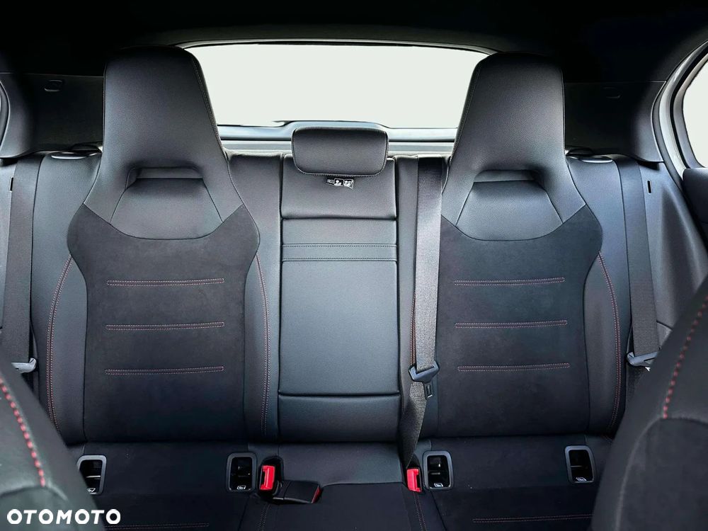 Mercedes-Benz Klasa A 180 AMG Line 7G-DCT - 21