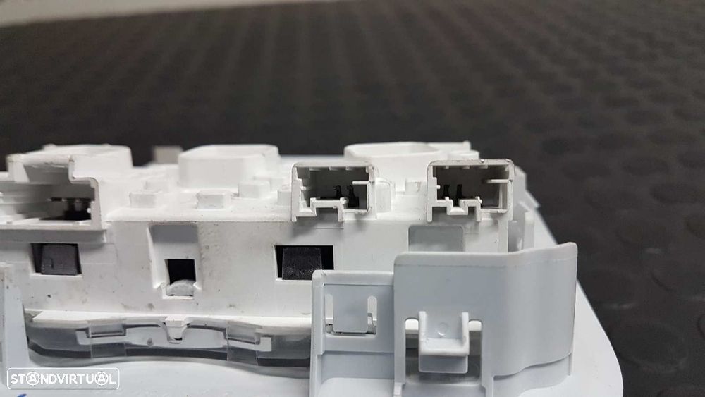 LUZ INTERIOR PEUGEOT 208 ACTIVE - 4