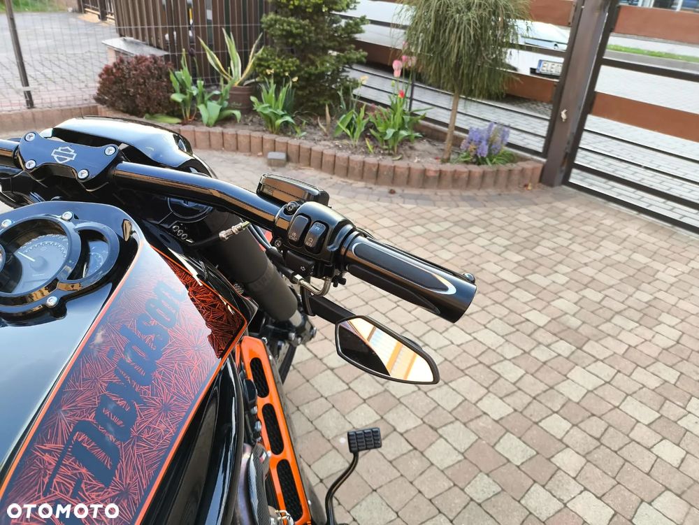 Harley-Davidson V-Rod Muscle - 16