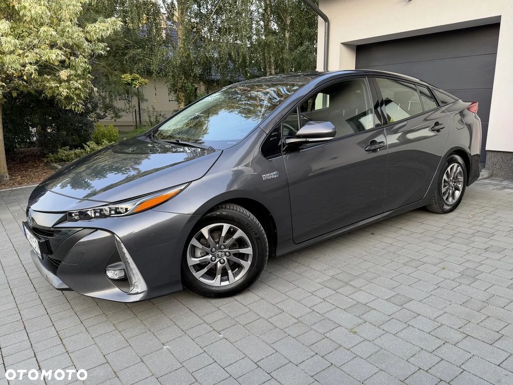 Toyota Prius Hybrid Executive - 16