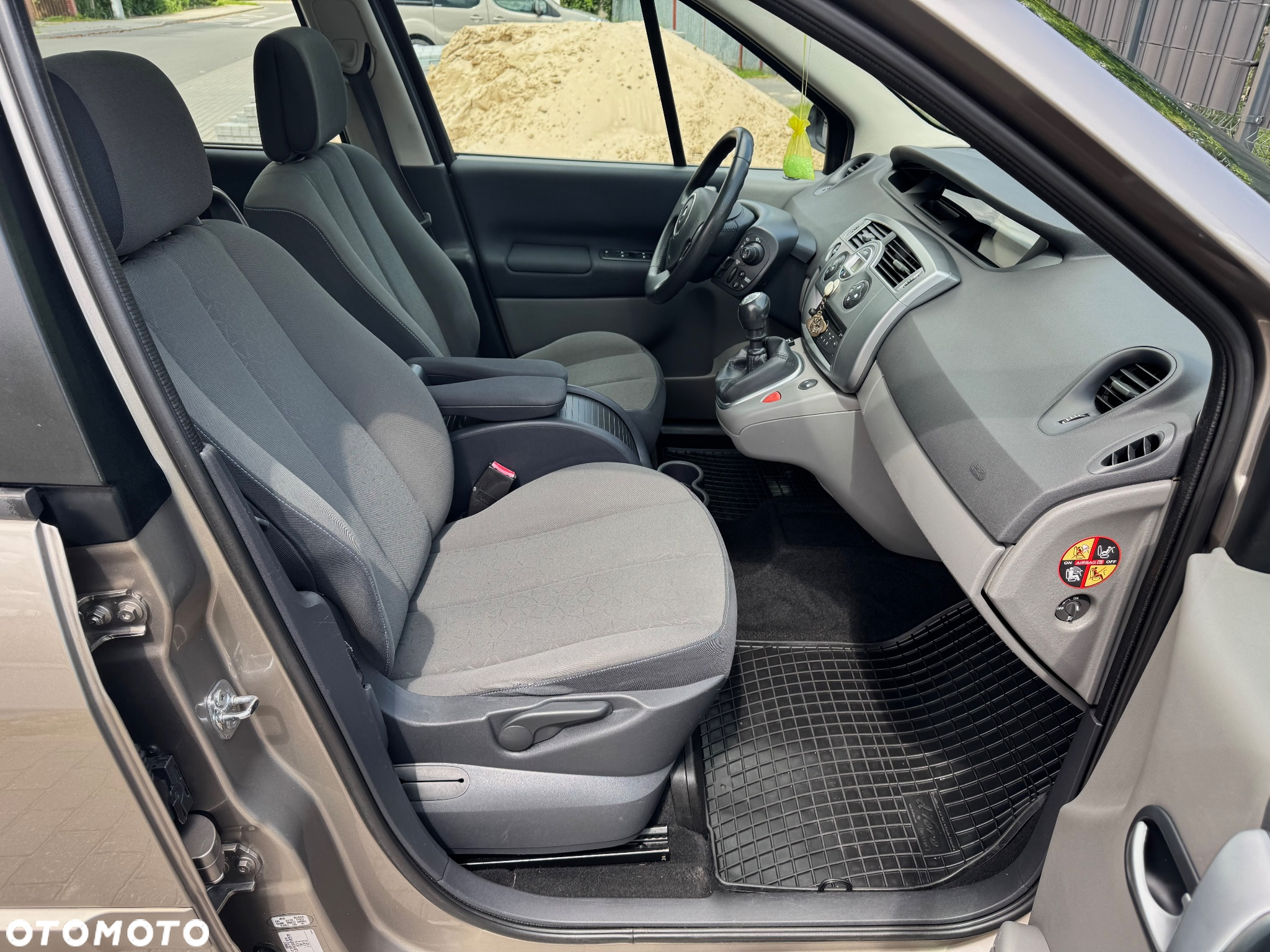 Renault Scenic 1.6 16V 110 Expression - 9