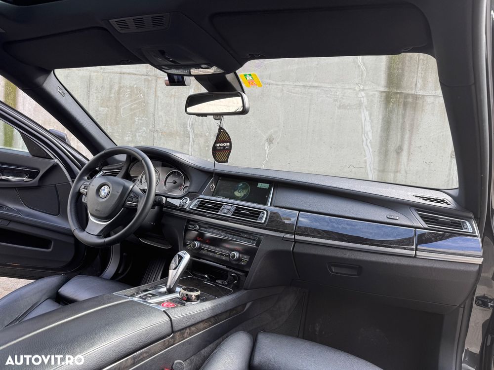 BMW Seria 7 730d xDrive - 16