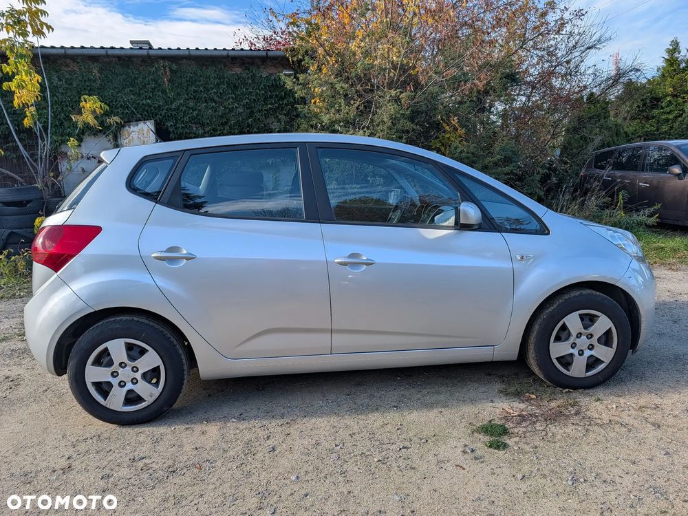 Kia Venga - 7