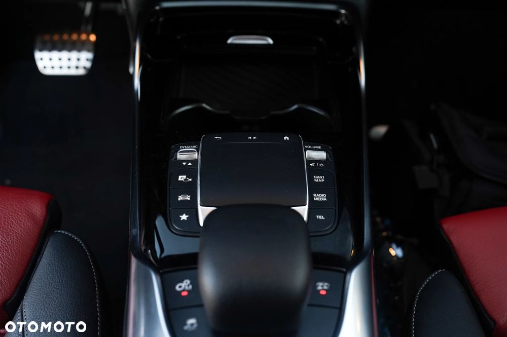 Mercedes-Benz CLA AMG 45 S 4-Matic 8G-DCT - 13