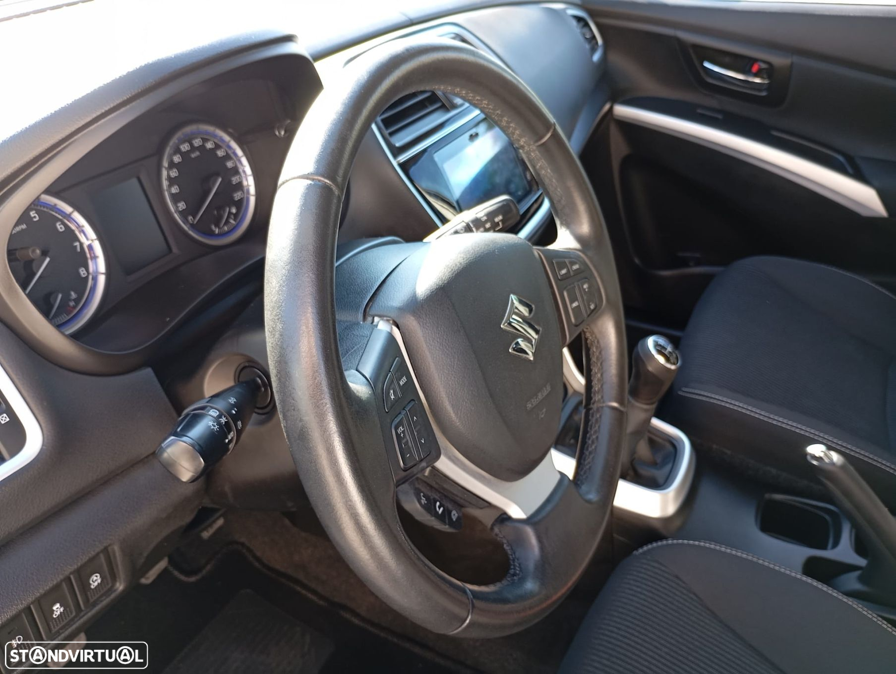 Suzuki S-Cross SX4 1.0 T GLX - 10