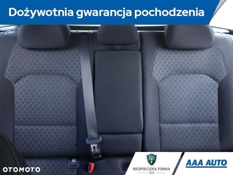 Kia Ceed - 12