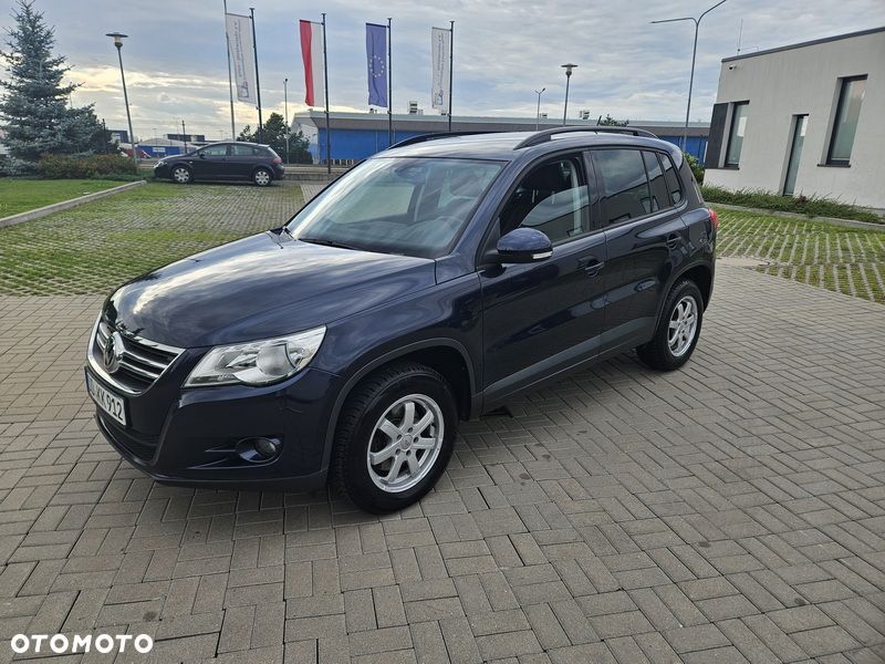 Volkswagen Tiguan - 1