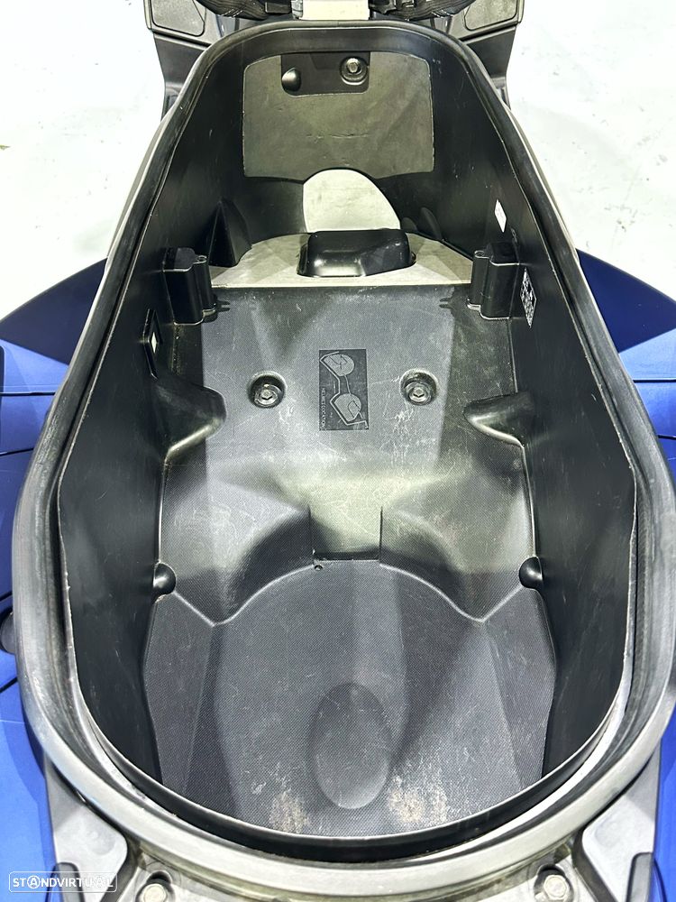 Yamaha X-Max 300 - 12
