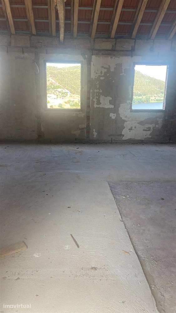 Moradia para Restaurar T2 Venda em Oliveira do Mondego e Travanca do M - Grande imagem: 4/20
