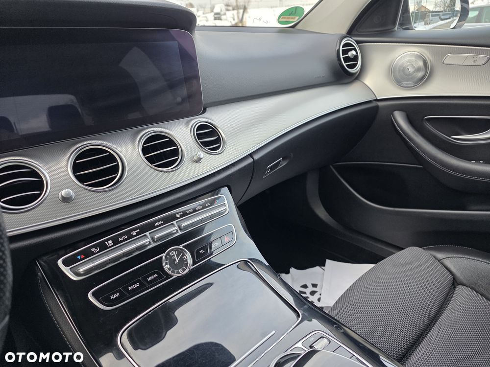 Mercedes-Benz Klasa E 200 9G-TRONIC - 30