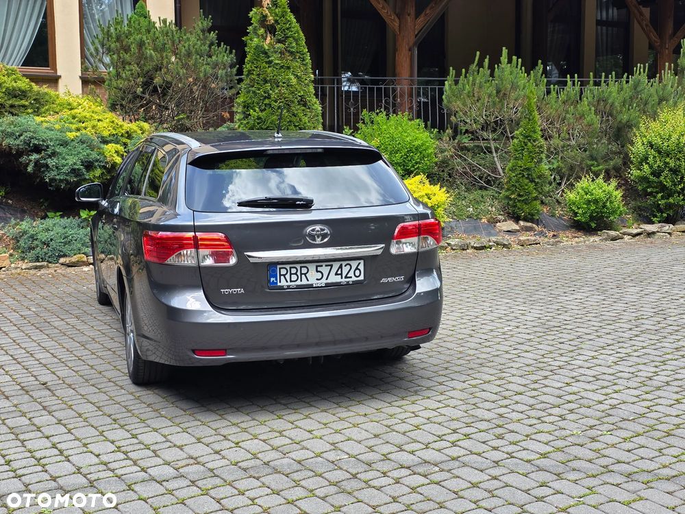 Toyota Avensis 2.0 D-4D Edition - 24