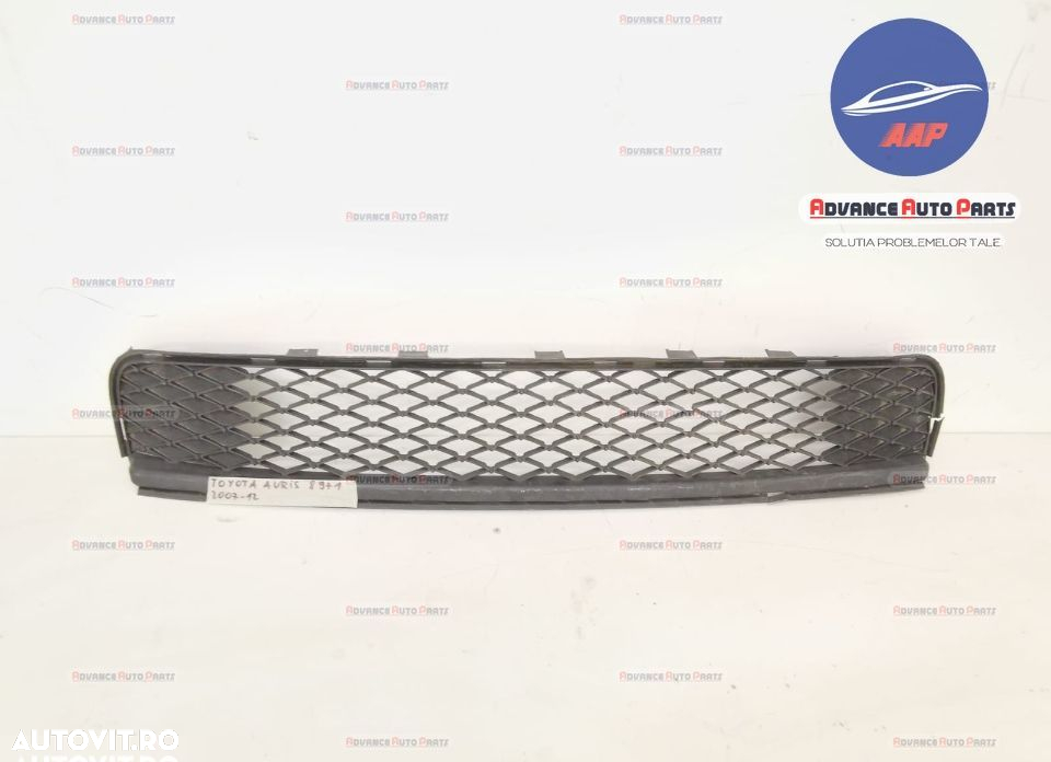 Grila bara inferioara originala in stare buna Toyota  Auris  1 [2006 - - 8