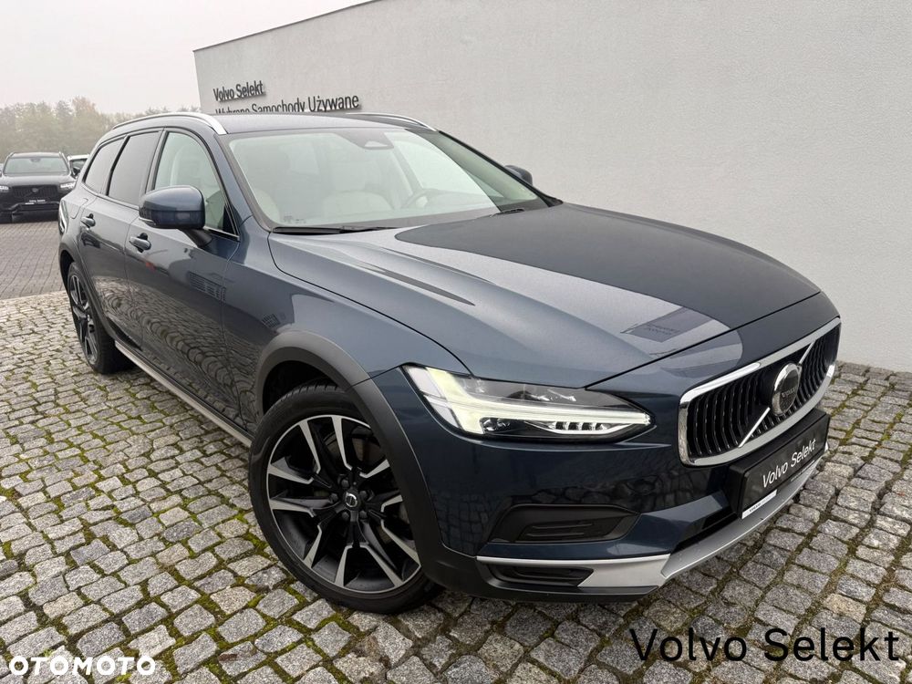 Volvo V90 Cross Country - 39