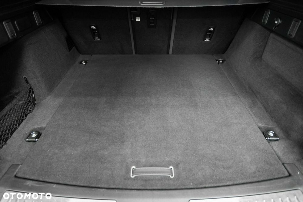 Land Rover Range Rover Velar P400 Dynamic S - 31
