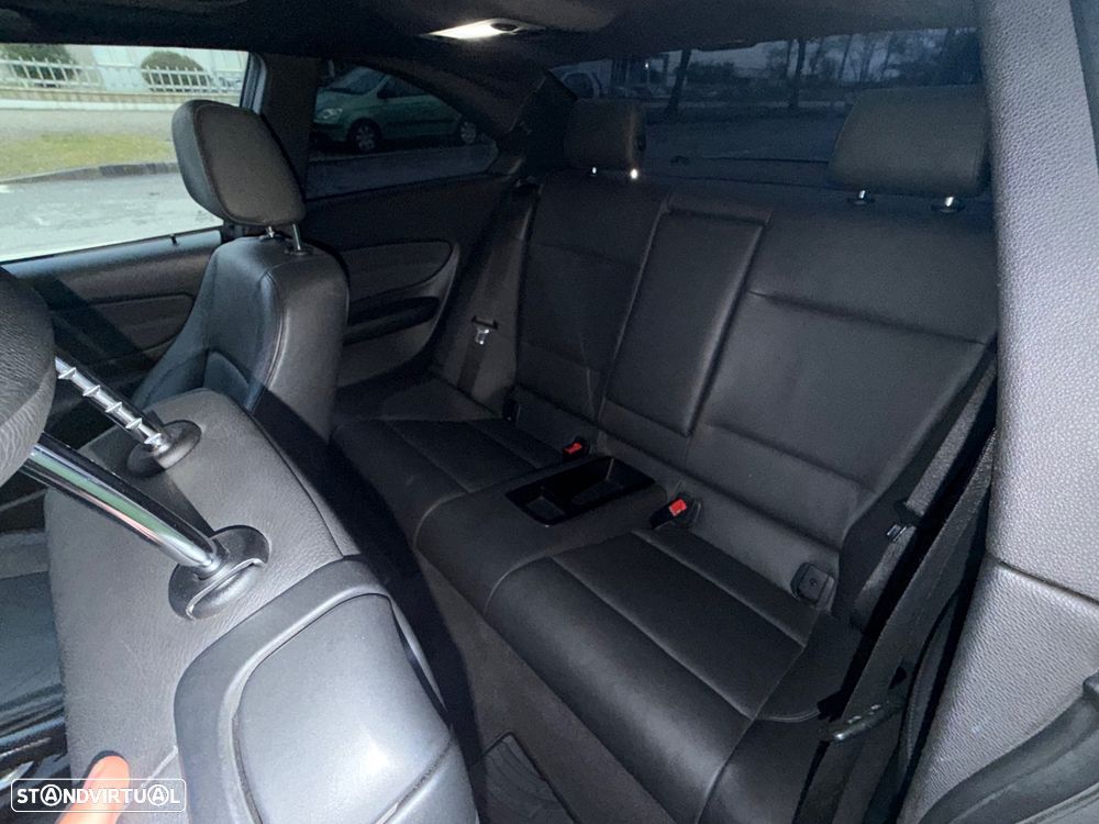 BMW 123 d Cabrio - 16