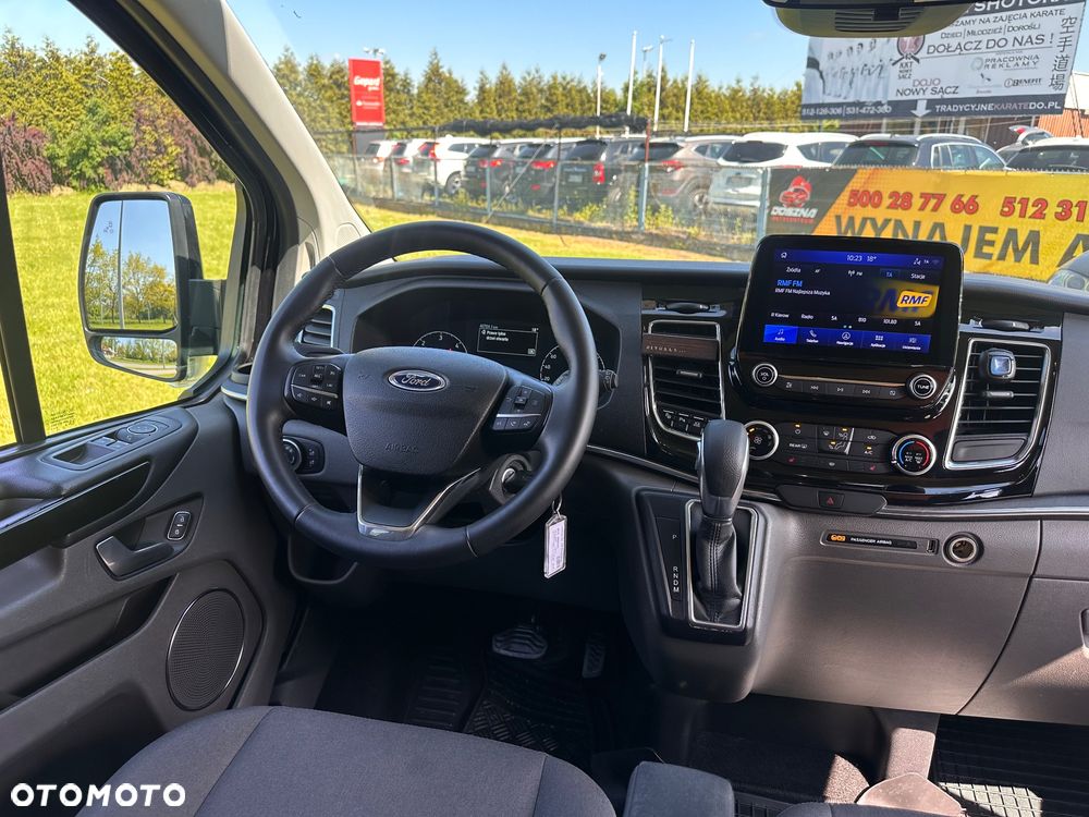 Ford Tourneo Custom - 22