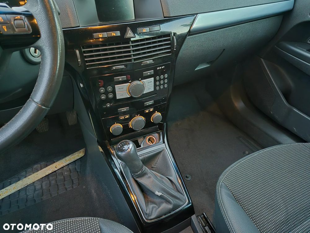 Opel Astra 1.9 CDTI DPF Cosmo - 6