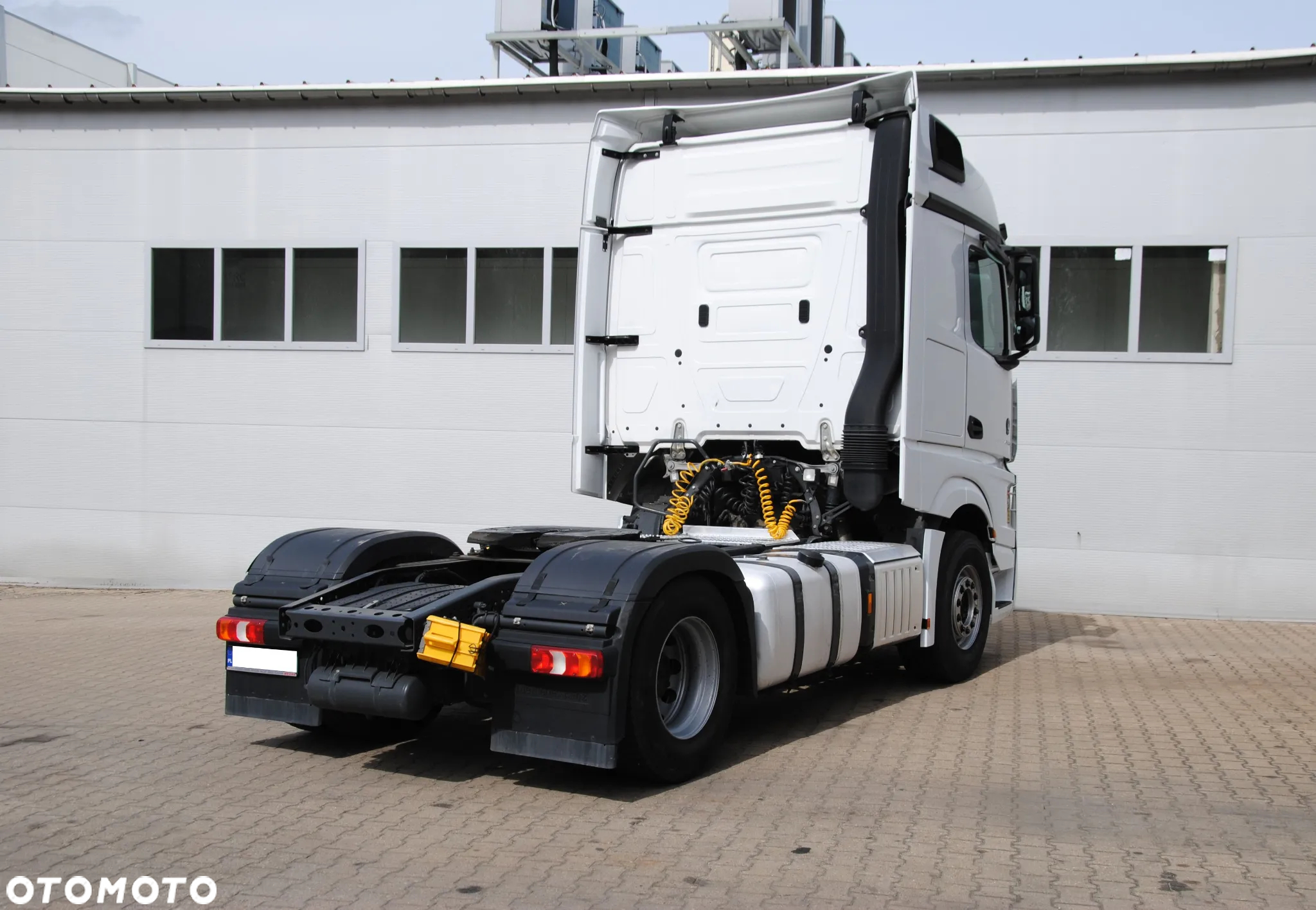 Mercedes-Benz Actros 1845, BigSpace, Pulpit multimedialny - 4