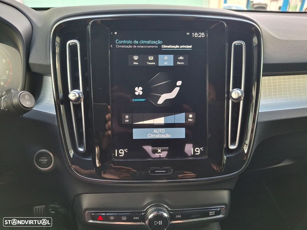 Volvo XC 40 1.5 T3 Momentum Geartronic - 21