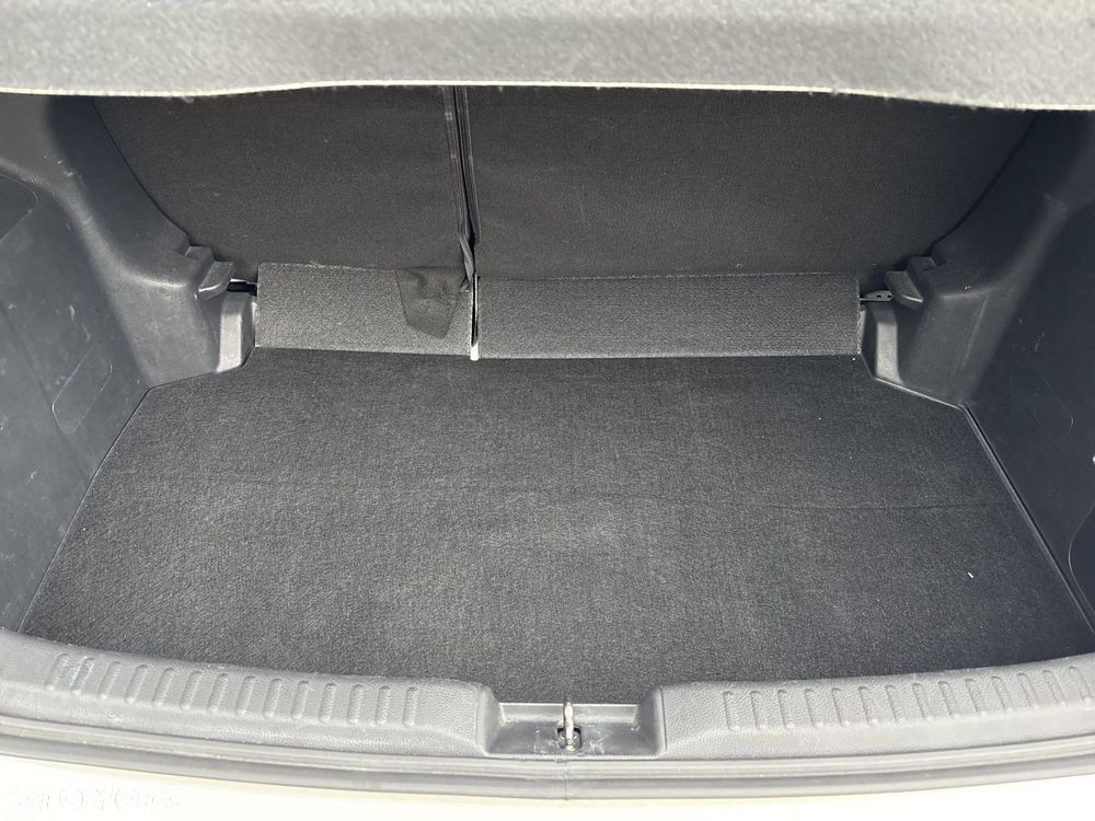 Toyota Yaris Hybrid 1.5 Comfort - 16