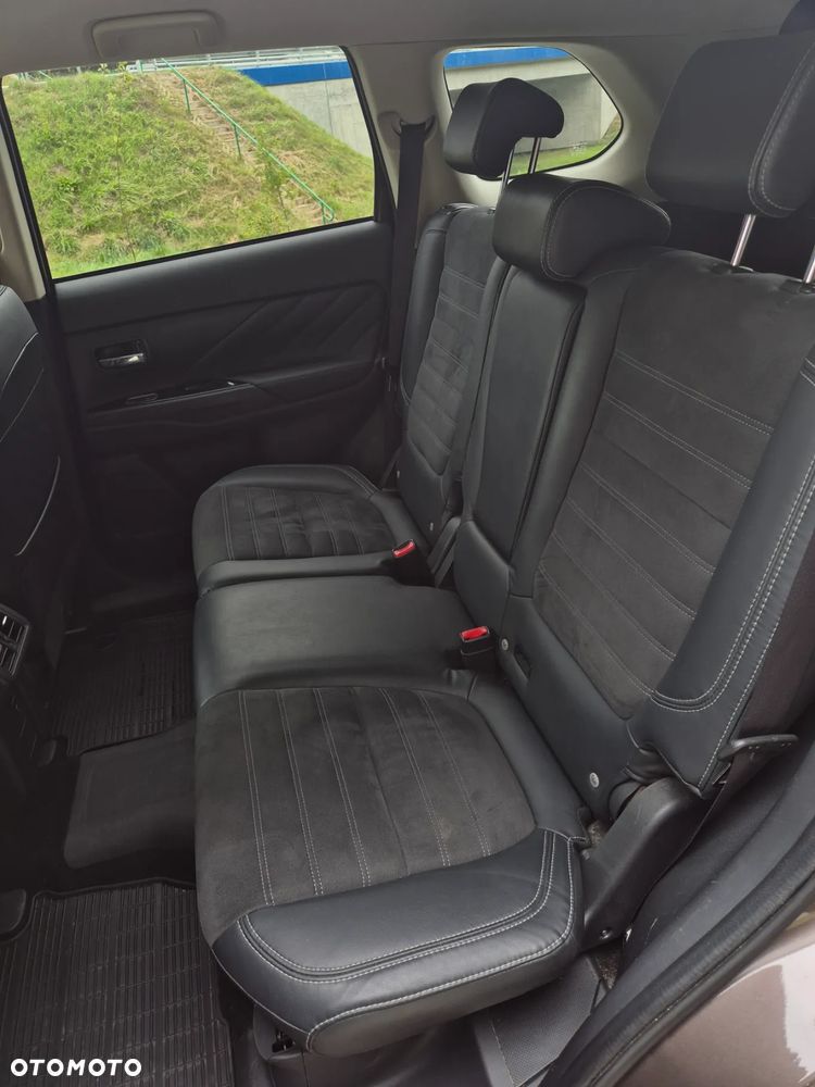 Mitsubishi Outlander - 22