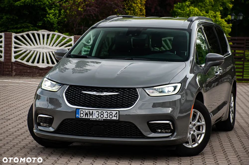 Chrysler Pacifica - 1
