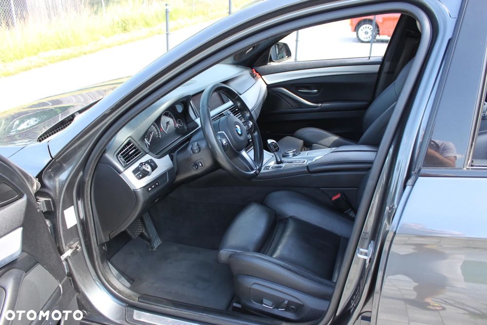 BMW Seria 5 525d xDrive Sport-Aut - 20