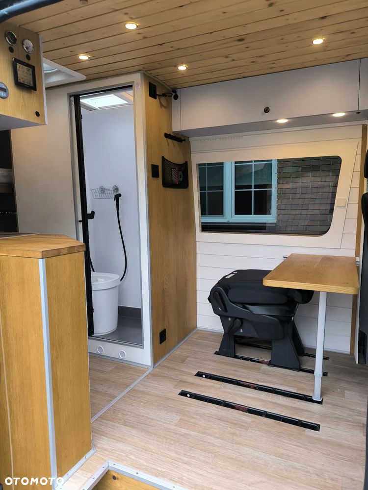 Mercedes-Benz Sprinter - 26